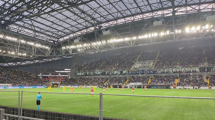 39岁阿森纳旧将吉鲁破门，里尔2-0完胜昂热，迎法甲开门红｜星空体彩（封面配图）